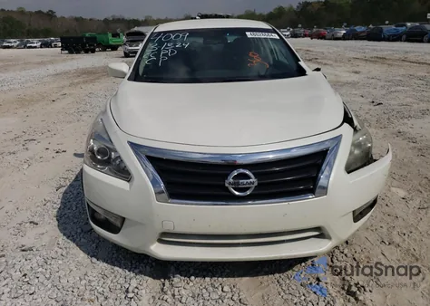 2015 Nissan Altima 2.5 из США, поврежденный, VIN 1N4AL3AP2FC104009